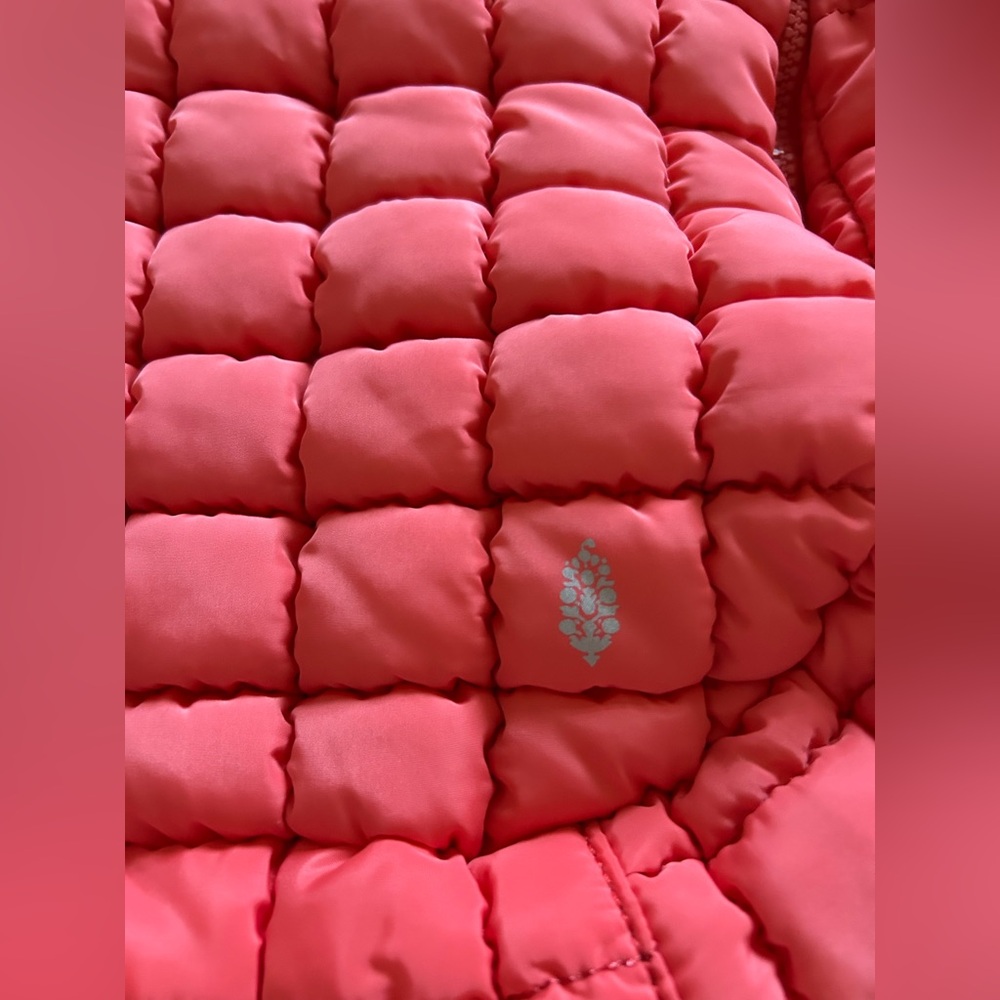Free People NWT Caryall Puff Large bag pink - Picture 3 of 9